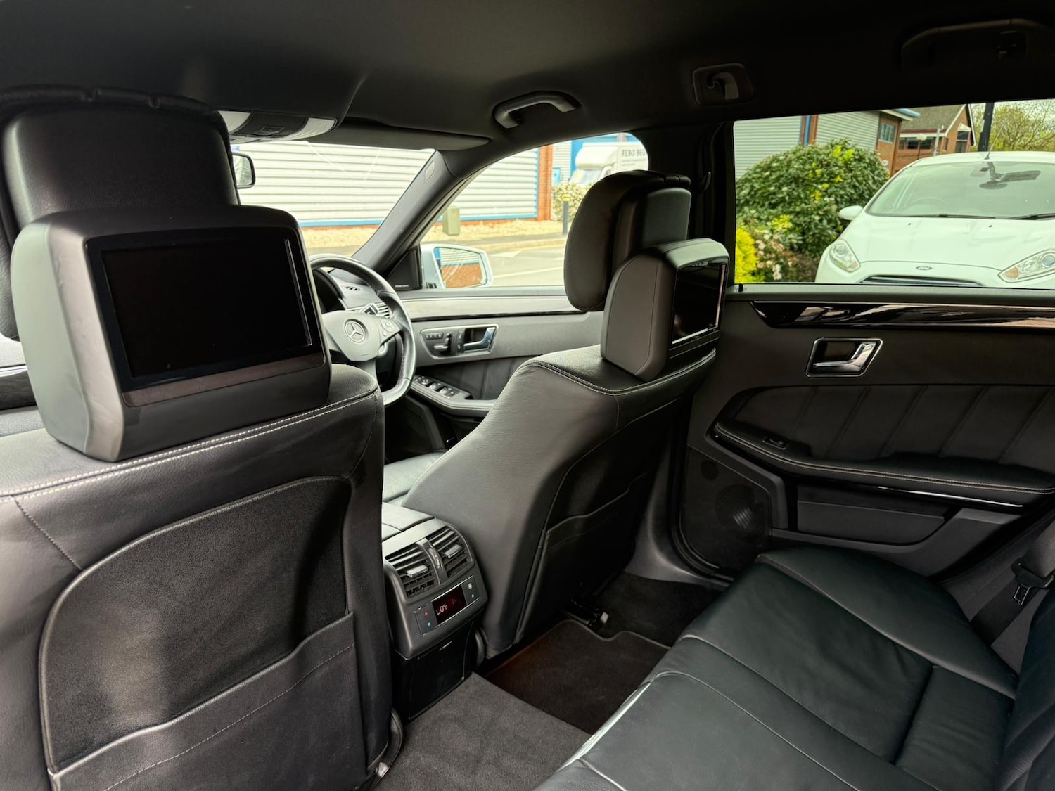 Used Mercedes-Benz E Class 2010 for sale - 78121812: Photo 74