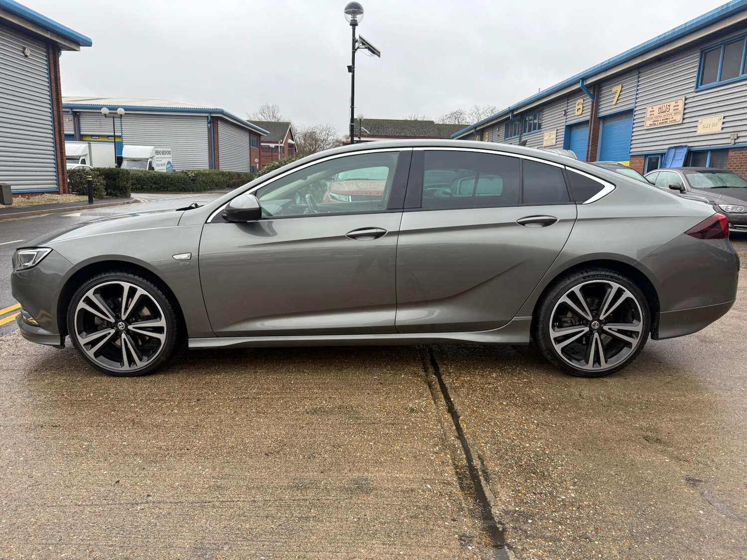 Used Vauxhall Insignia 2019 for sale - 77270396: Photo 3
