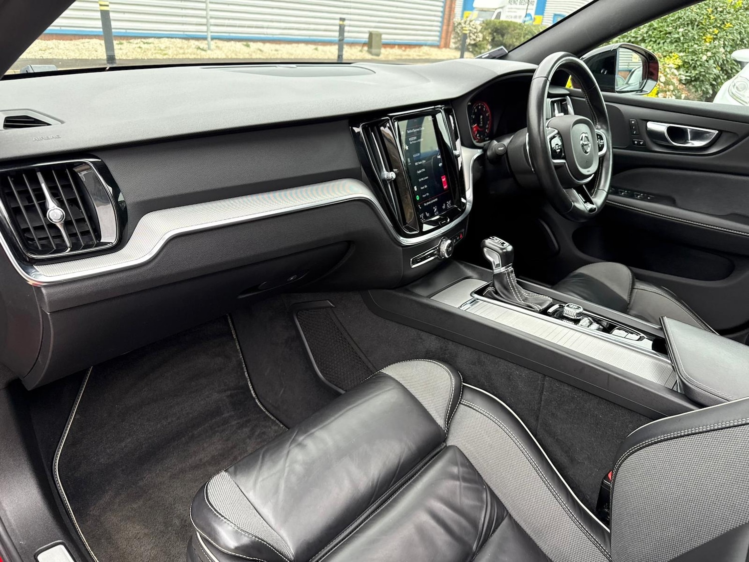 Used Volvo V60 2019 for sale - 77996691: Photo 10