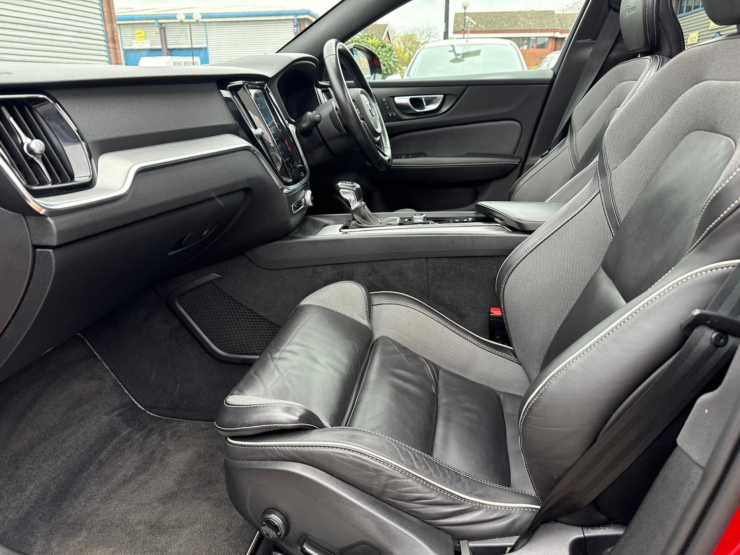 Used Volvo V60 2019 for sale - 77996691: Photo 11