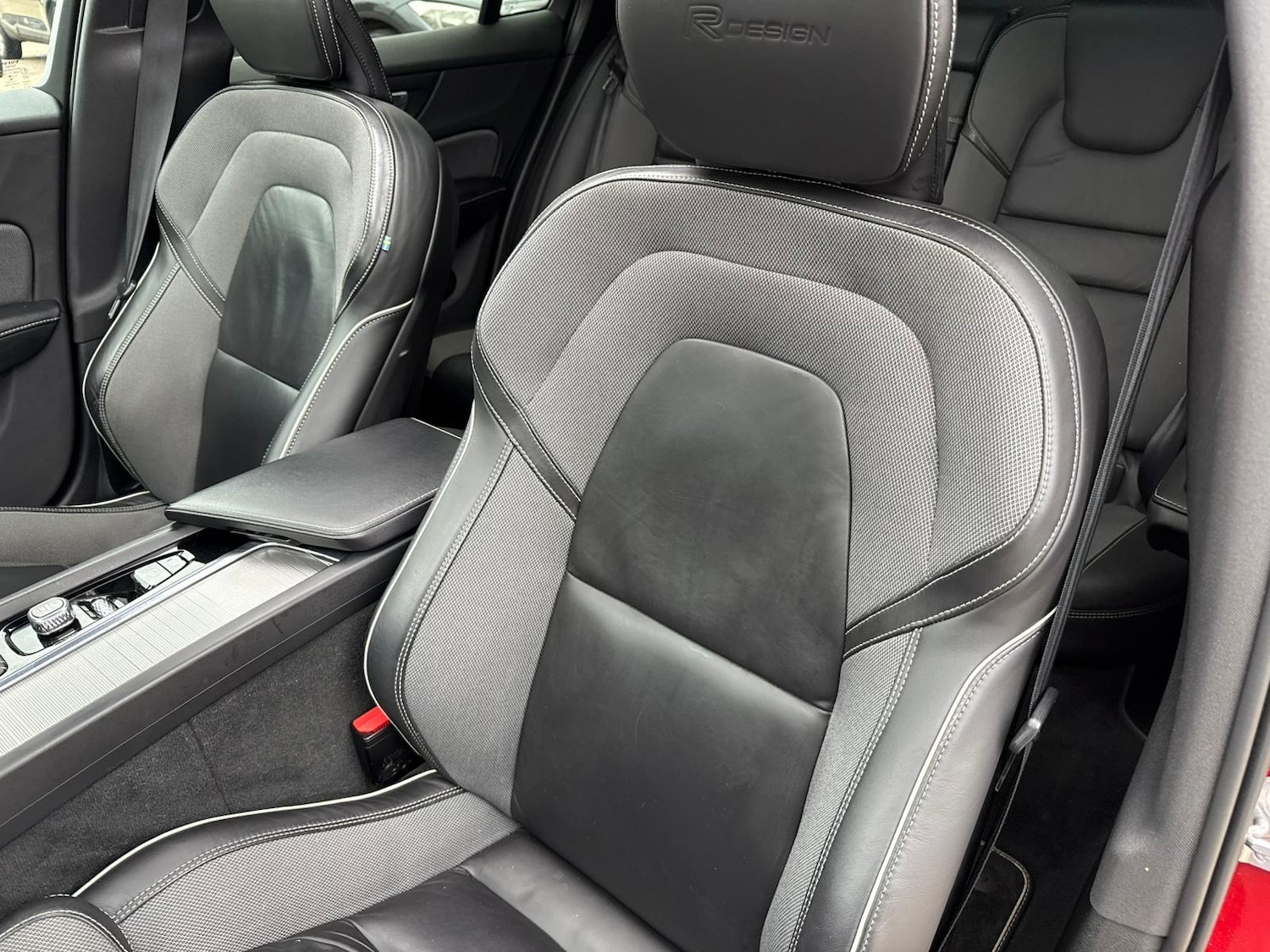 Used Volvo V60 2019 for sale - 77996691: Photo 12