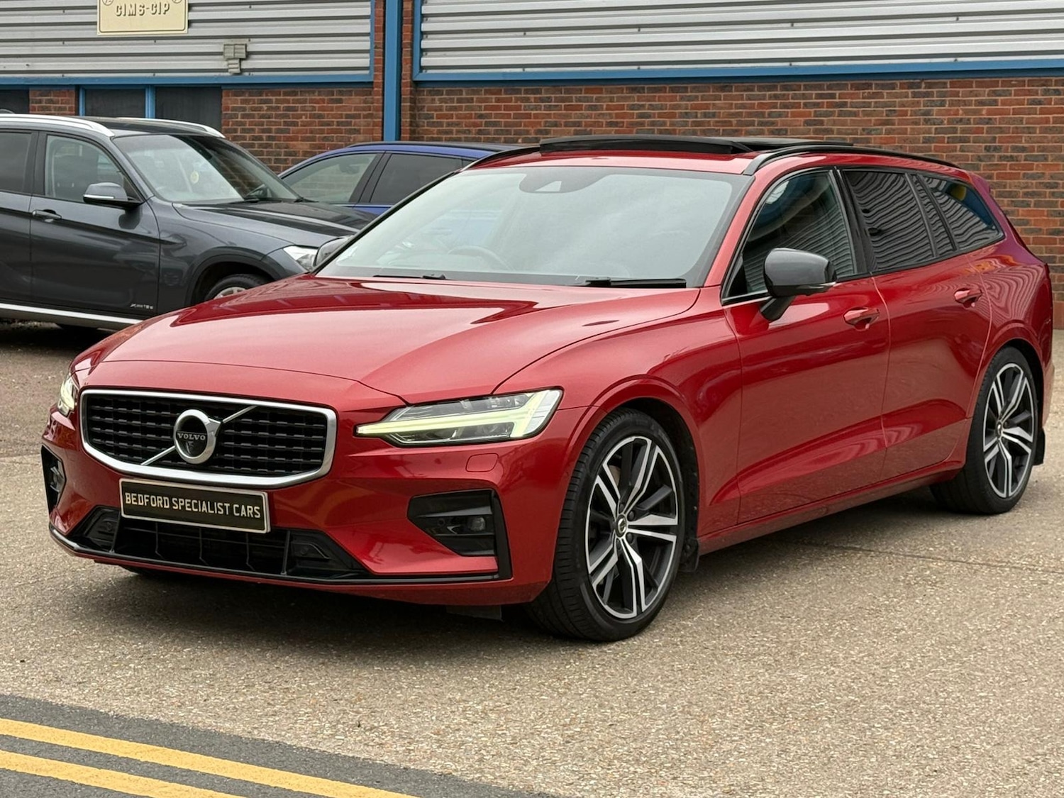 Used Volvo V60 2019 for sale - 77996691: Photo 2