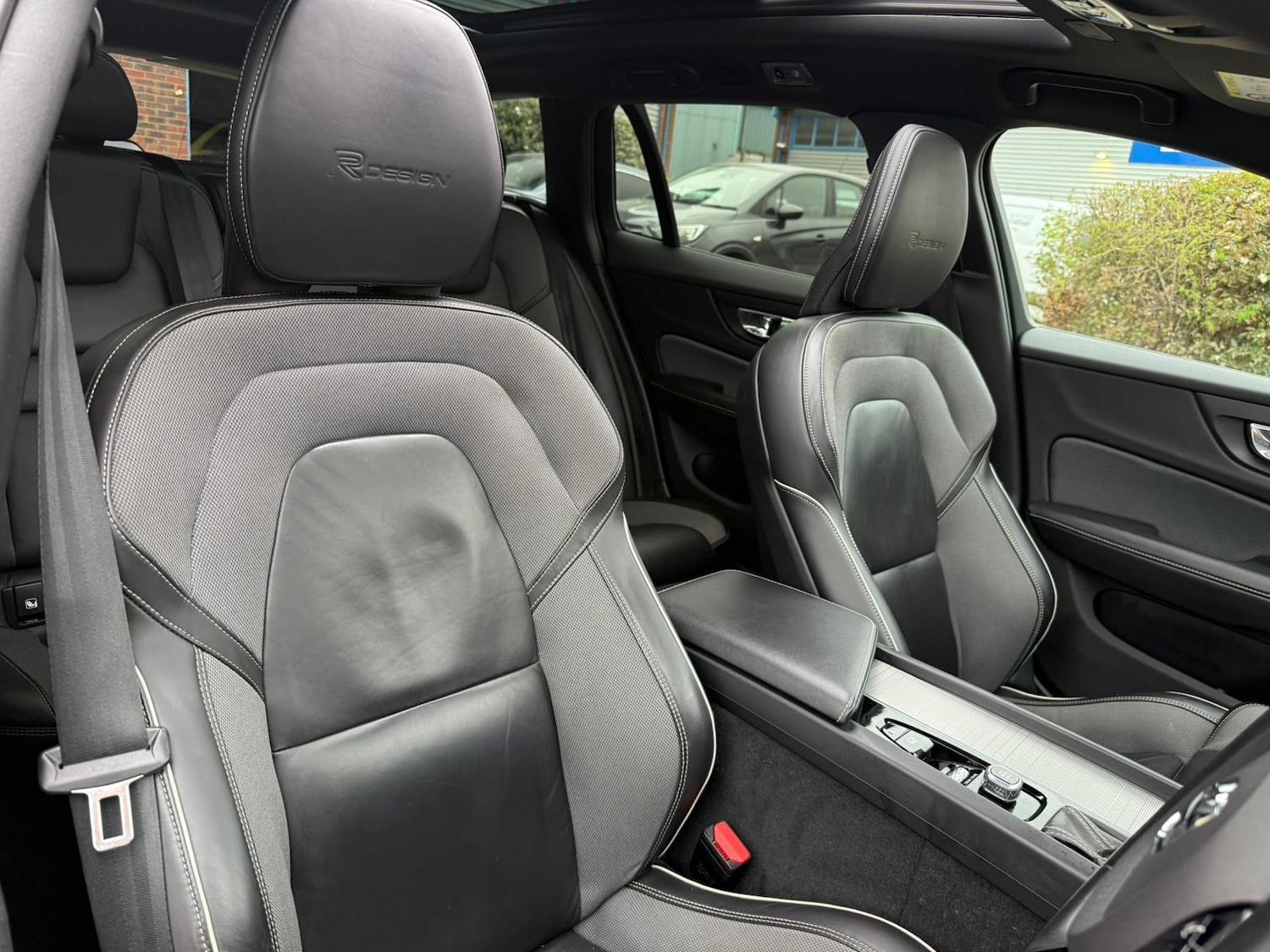 Used Volvo V60 2019 for sale - 77996691: Photo 32