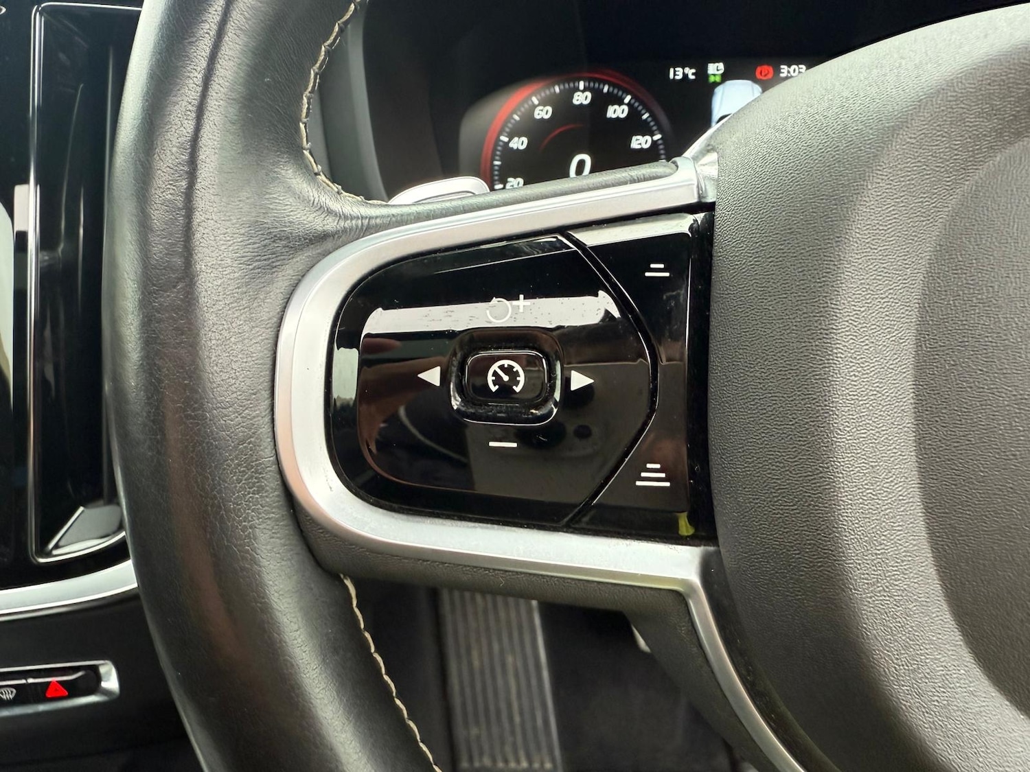 Used Volvo V60 2019 for sale - 77996691: Photo 42