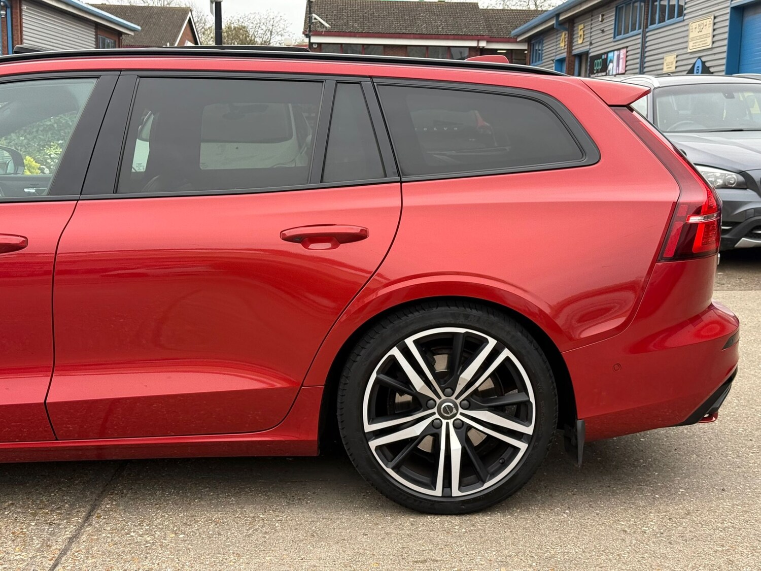 Used Volvo V60 2019 for sale - 77996691: Photo 60