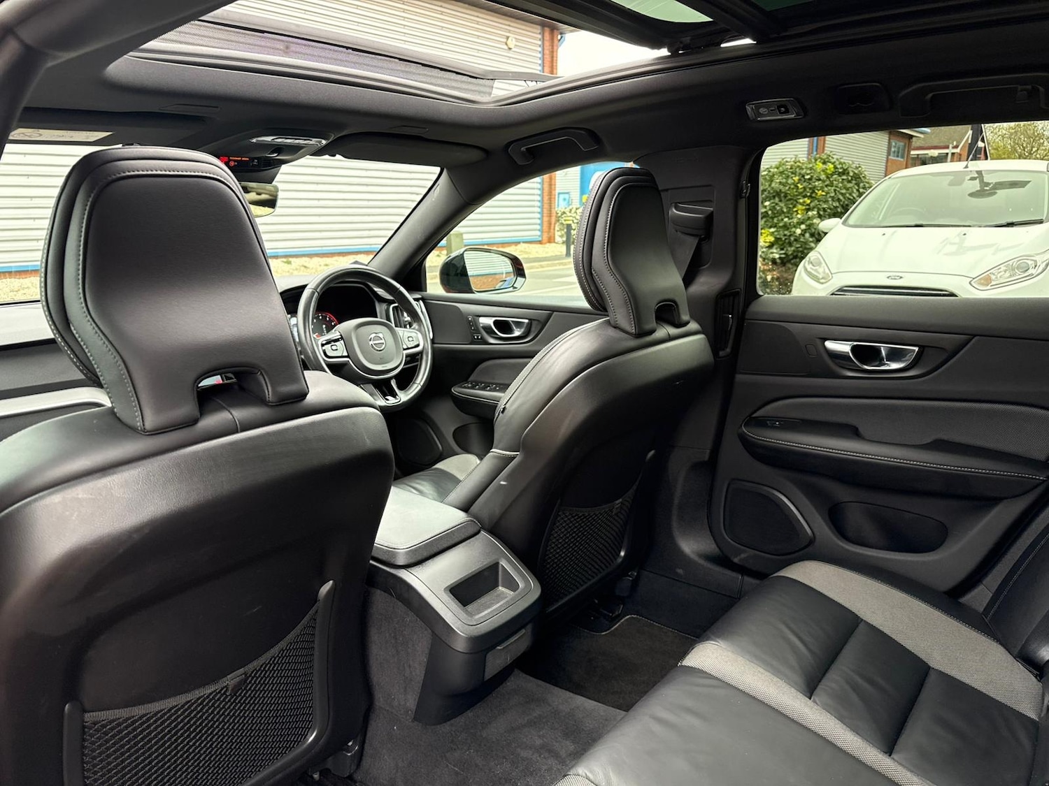 Used Volvo V60 2019 for sale - 77996691: Photo 9