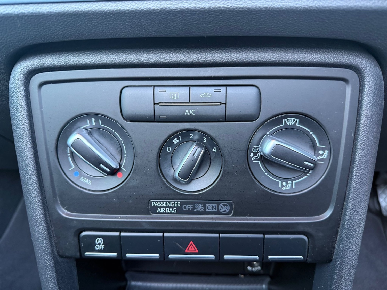 Used Volkswagen Beetle 2014 for sale - 77088342: Photo 15