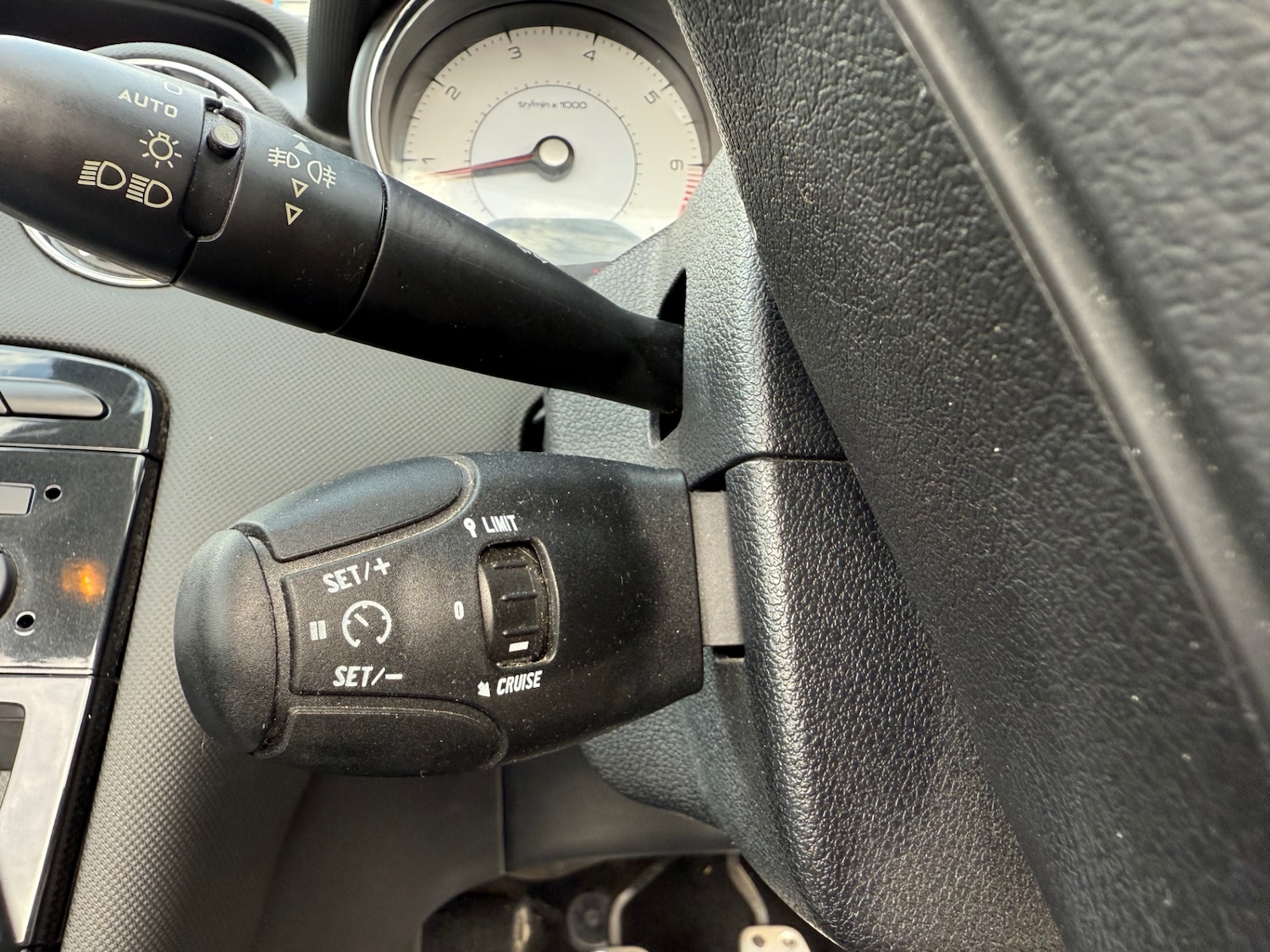 Used Peugeot 308 2012 for sale - 76477811: Photo 38