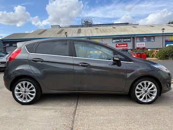 Used Ford Fiesta 2016 for sale - 75692461: Photo