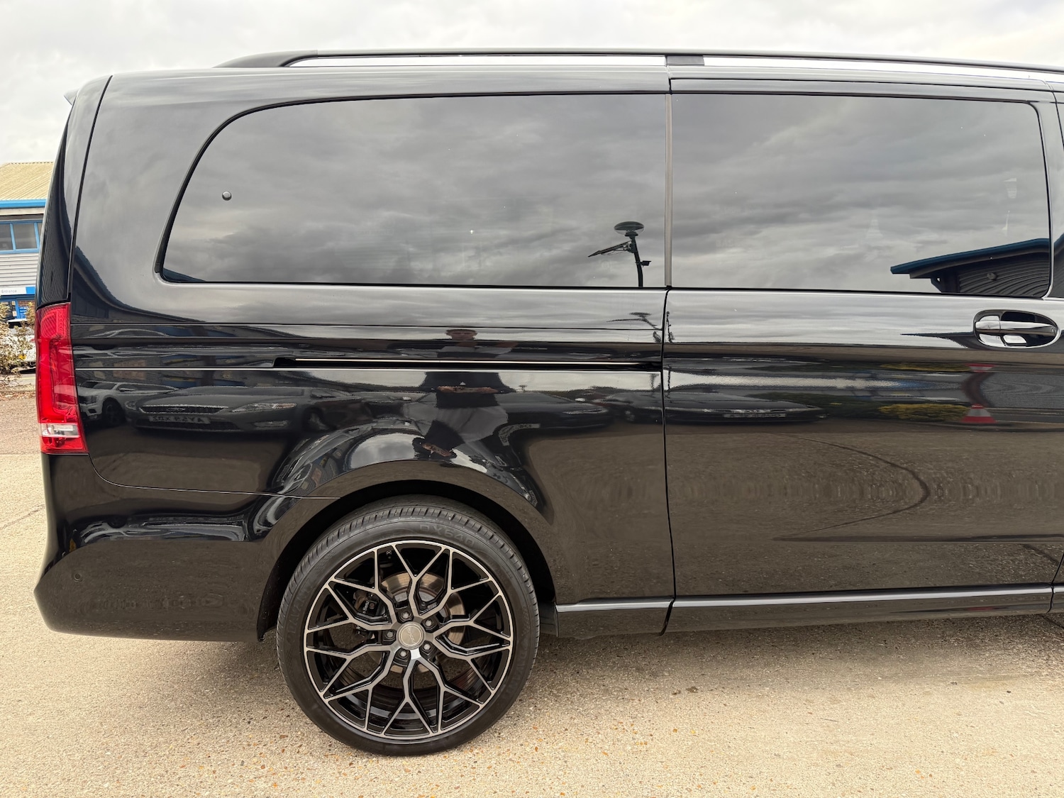 Used Mercedes-Benz V-Class 2022 for sale - 76288638: Photo 25