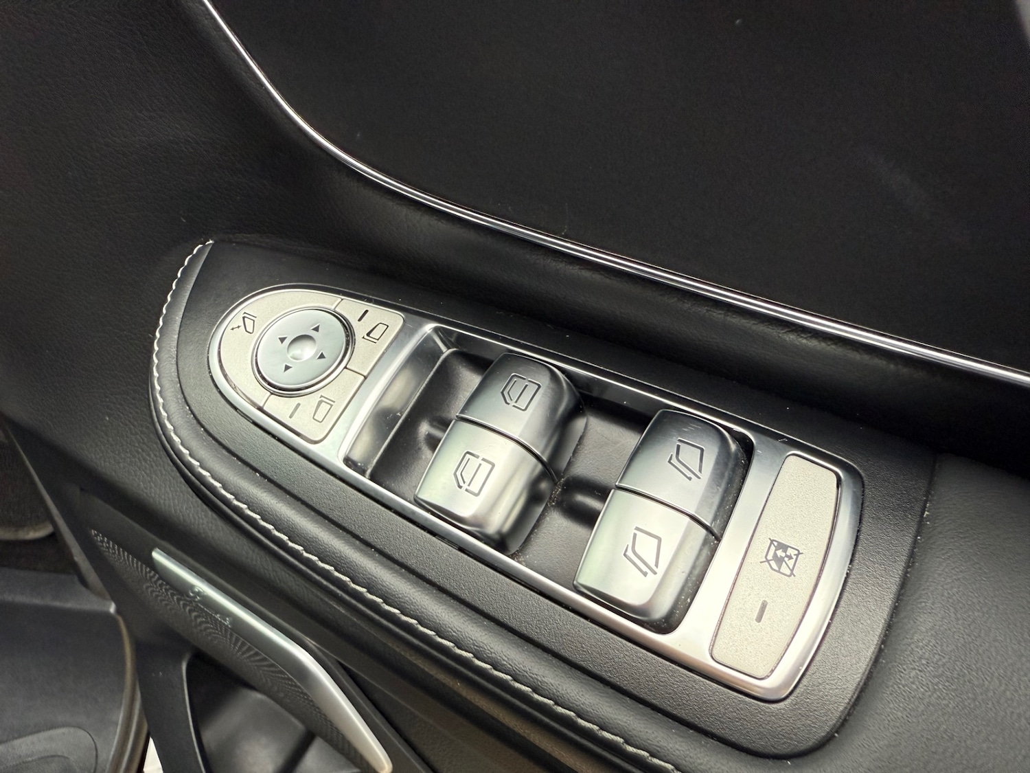 Used Mercedes-Benz V-Class 2022 for sale - 76288638: Photo 35