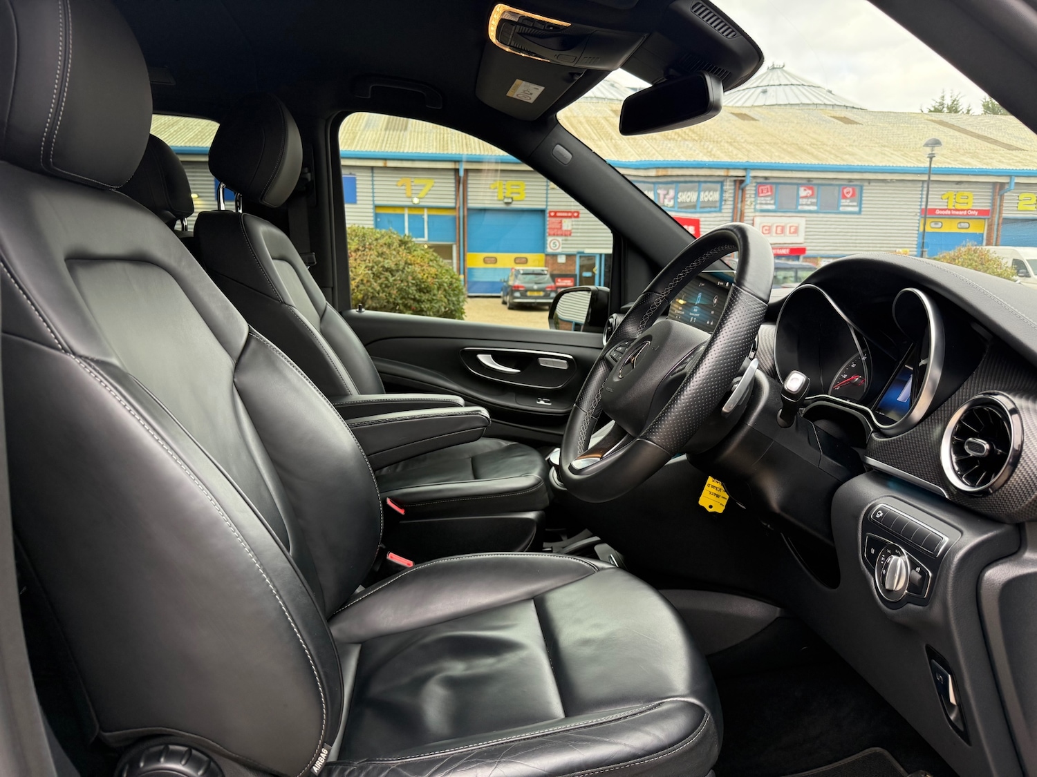 Used Mercedes-Benz V-Class 2022 for sale - 76288638: Photo 50