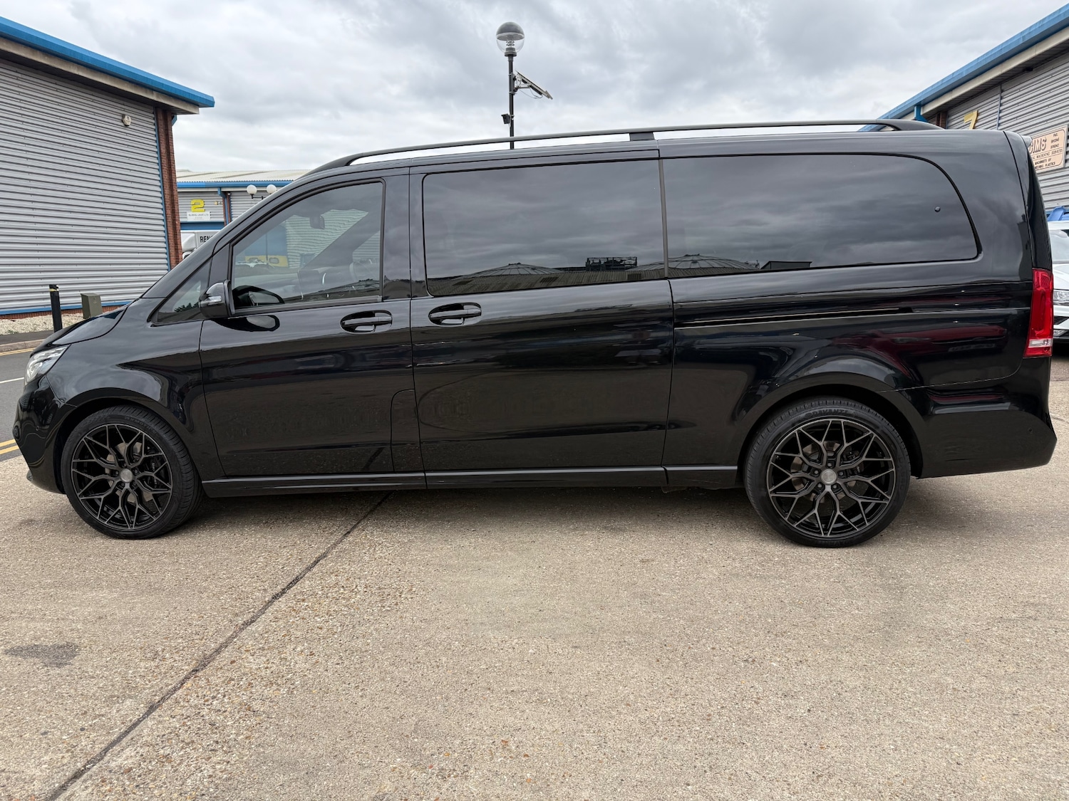 Used Mercedes-Benz V-Class 2022 for sale - 76288638: Photo 9