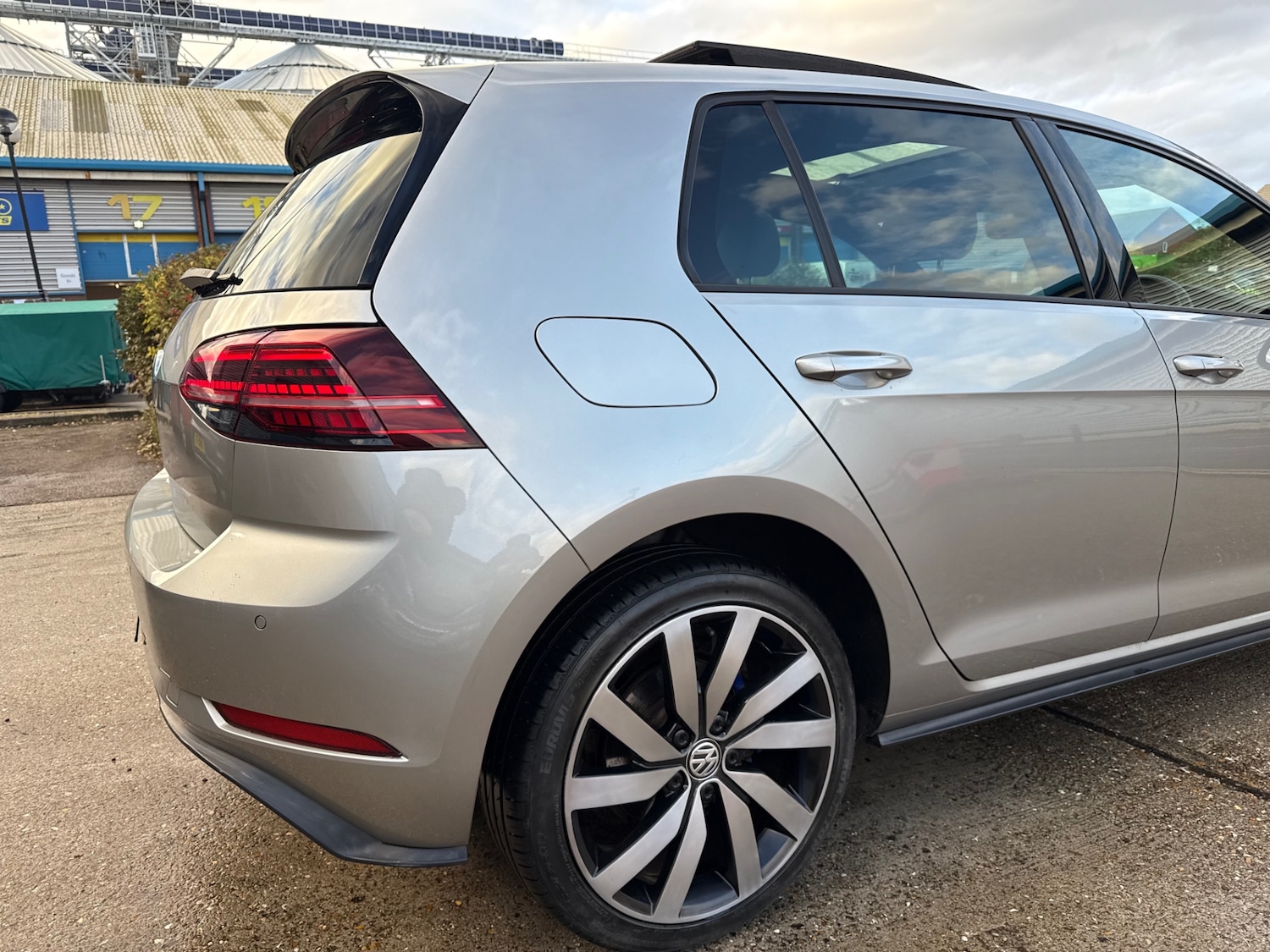 Used Volkswagen Golf 2017 for sale - 76392203: Photo 13