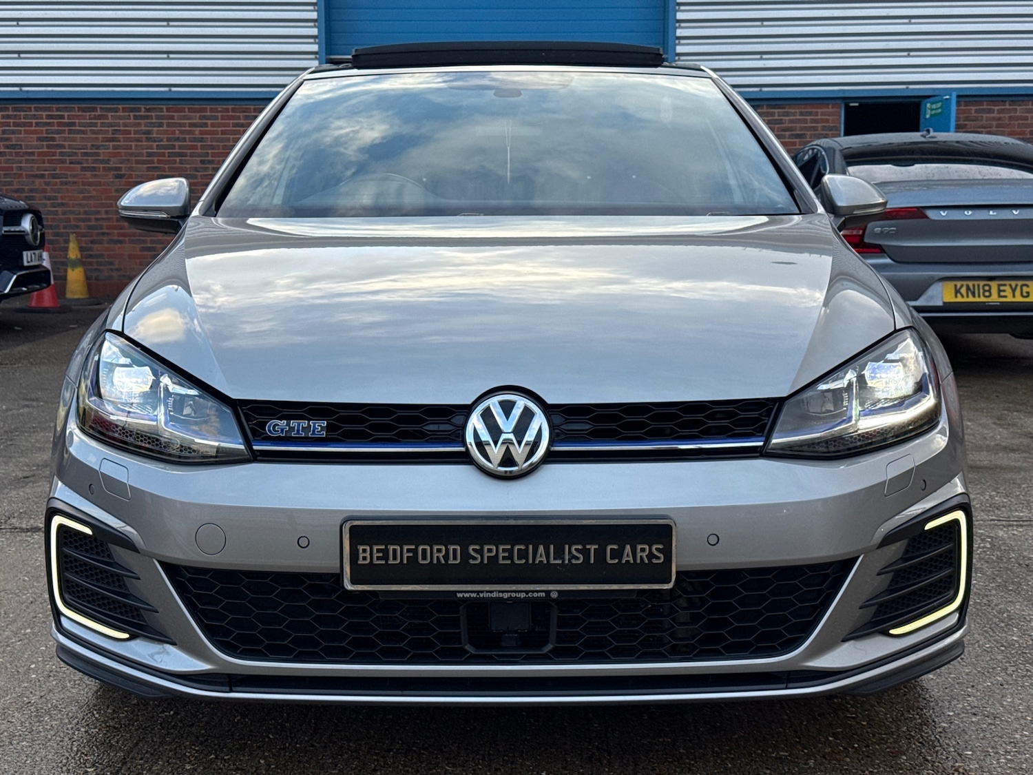 Used Volkswagen Golf 2017 for sale - 76392203: Photo 2