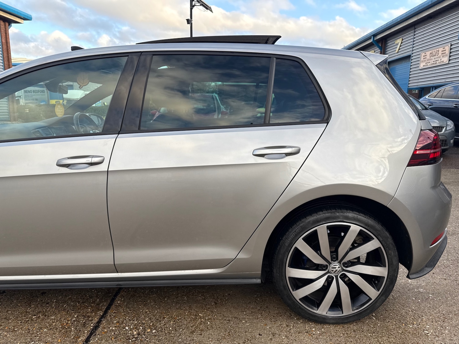 Used Volkswagen Golf 2017 for sale - 76392203: Photo 30