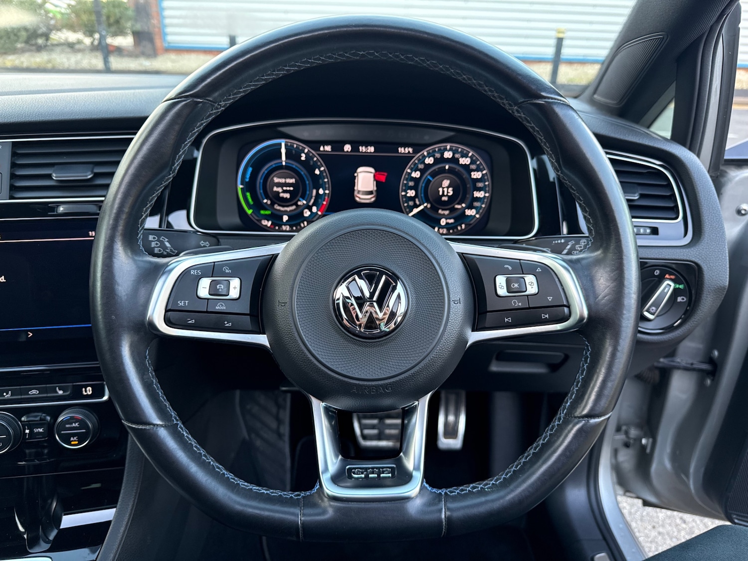 Used Volkswagen Golf 2017 for sale - 76392203: Photo 42