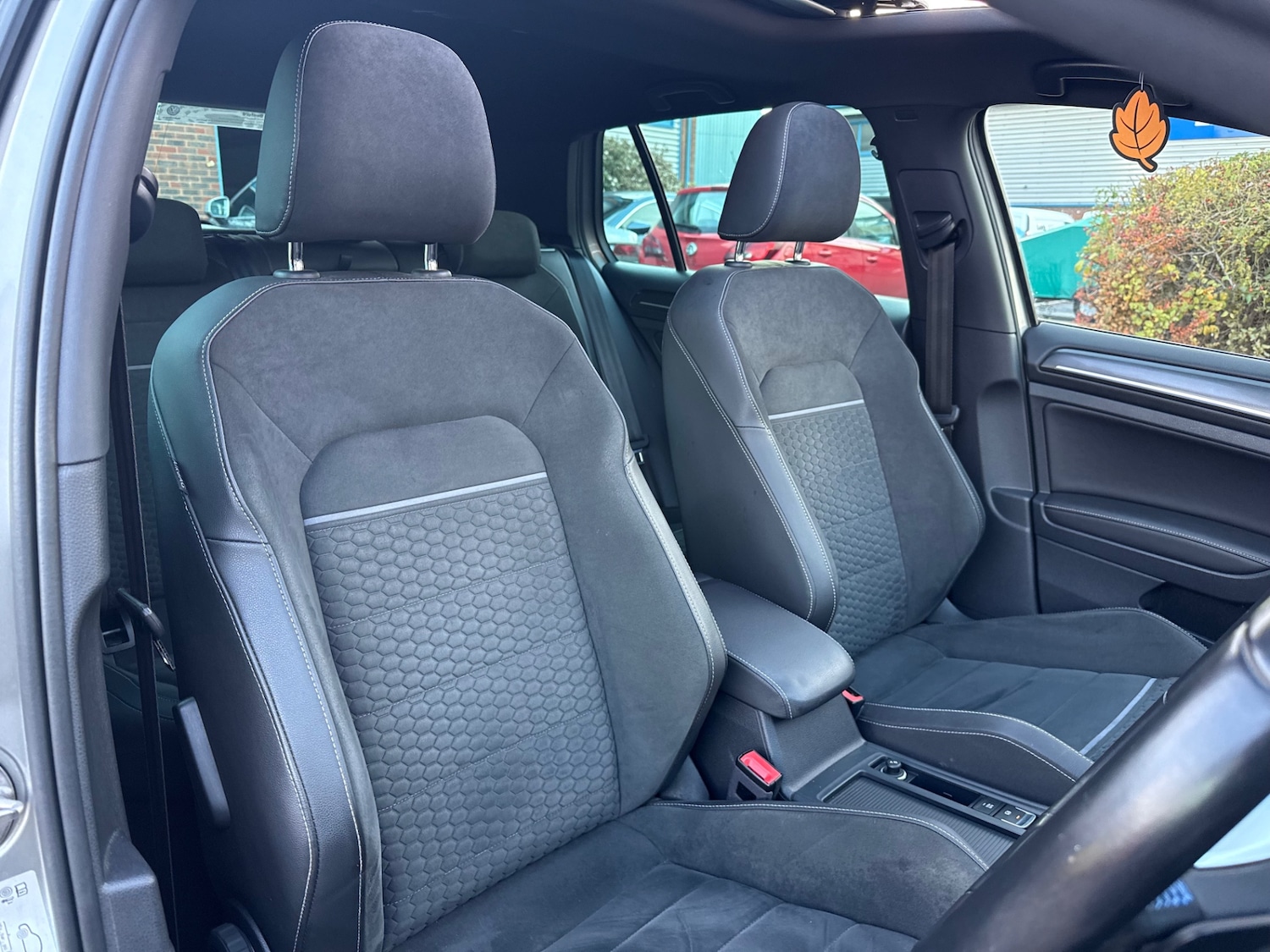 Used Volkswagen Golf 2017 for sale - 76392203: Photo 49