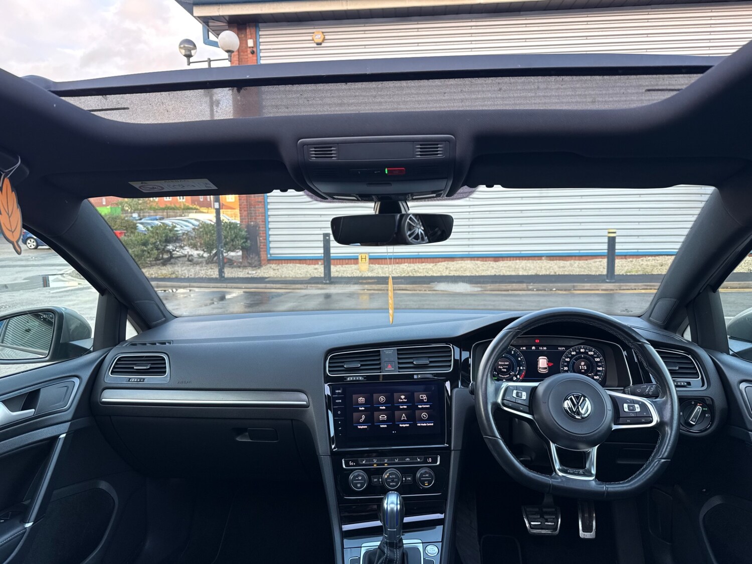 Used Volkswagen Golf 2017 for sale - 76392203: Photo 60