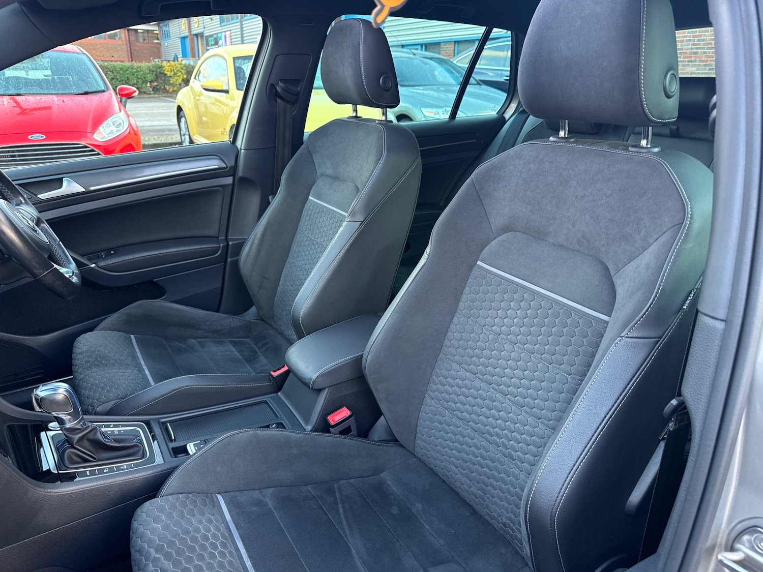 Used Volkswagen Golf 2017 for sale - 76392203: Photo 64