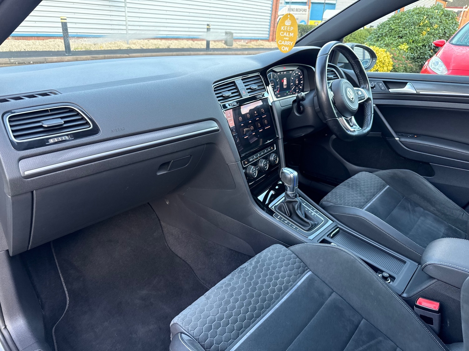 Used Volkswagen Golf 2017 for sale - 76392203: Photo 67