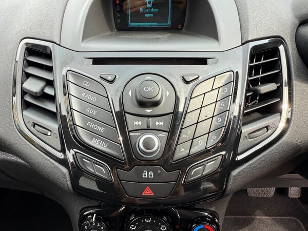 Used Ford Fiesta 2014 for sale - 75567752: Photo 38
