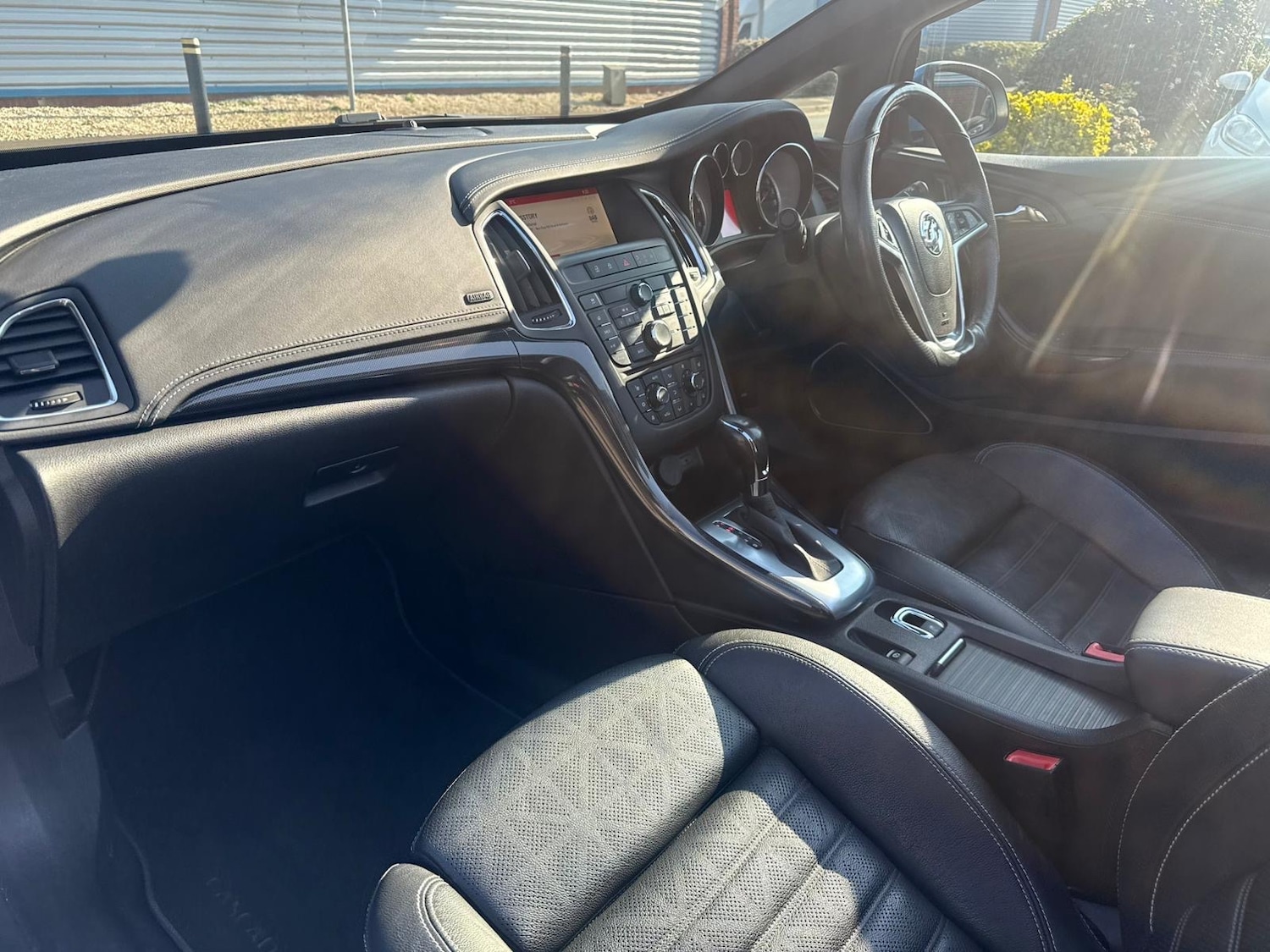 Used Vauxhall Cascada 2017 for sale - 77932575: Photo 11