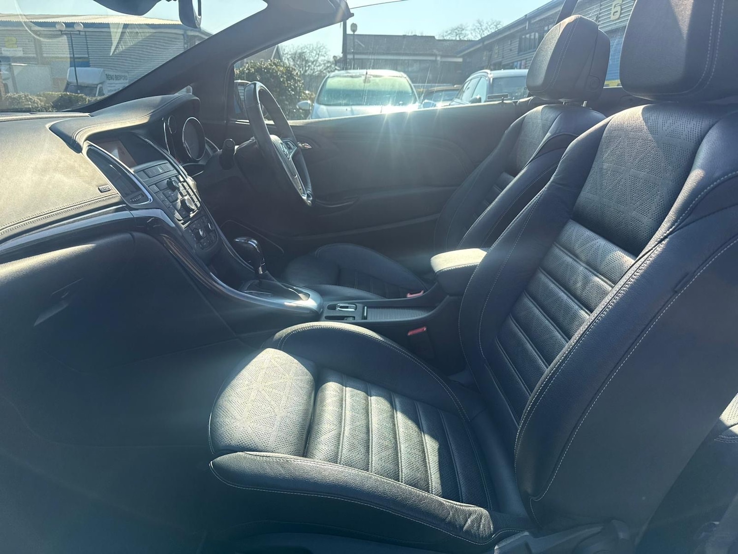 Used Vauxhall Cascada 2017 for sale - 77932575: Photo 14