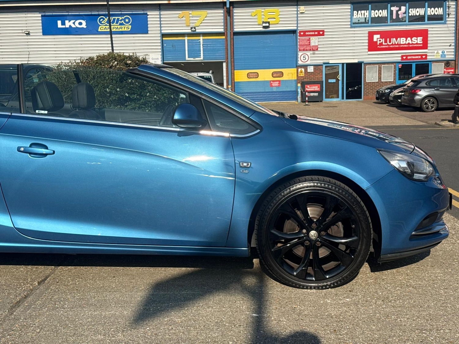 Used Vauxhall Cascada 2017 for sale - 77932575: Photo 36