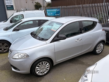 Used Chrysler Ypsilon 2013 for sale - 79083662: Photo