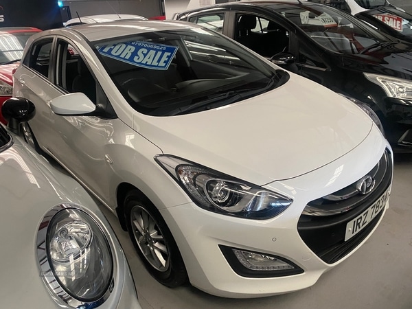 Used Hyundai i30 2015 for sale - 76608811: Photo 2