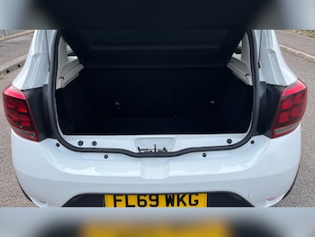 Used Dacia Sandero Stepway 2020 for sale - 75870013: Photo