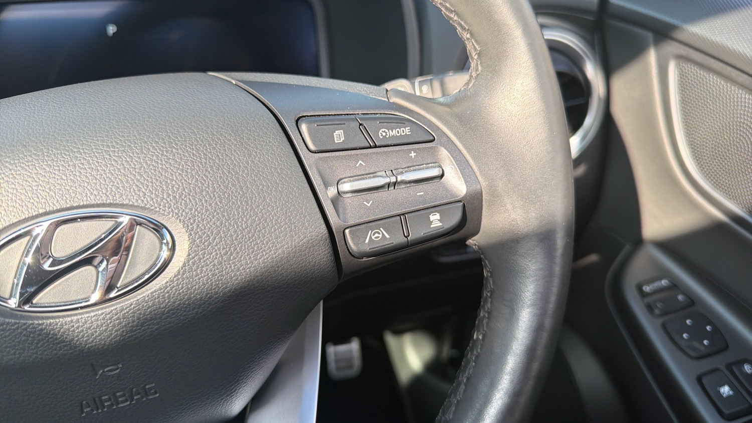 Used Hyundai KONA 2023 for sale - 77997494: Photo 34