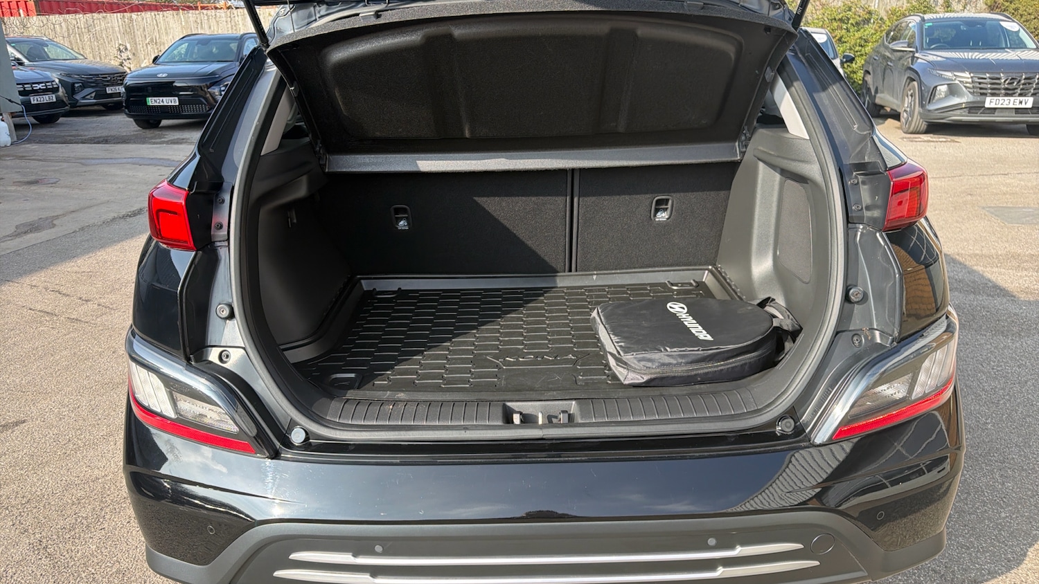 Used Hyundai KONA 2023 for sale - 77997494: Photo 4