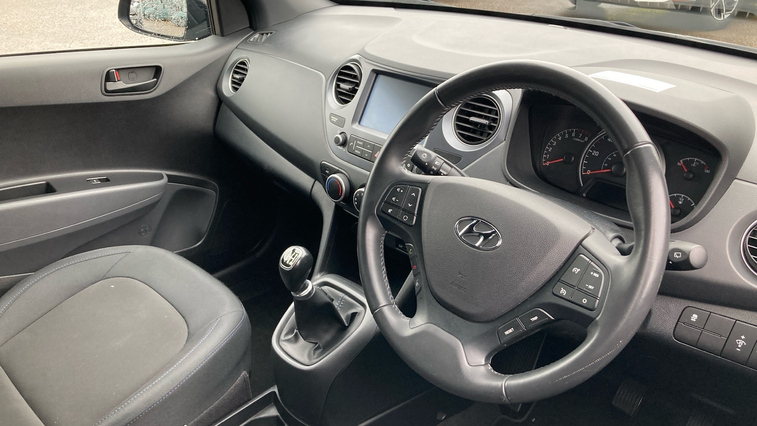 Used Hyundai i10 2019 for sale - 77618814: Photo 11
