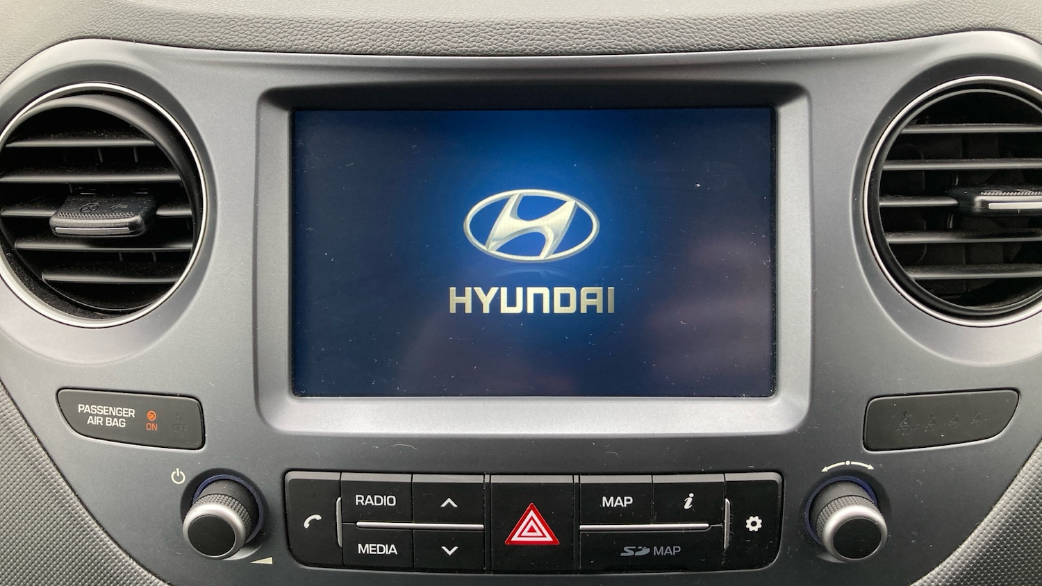 Used Hyundai i10 2019 for sale - 77618814: Photo 12