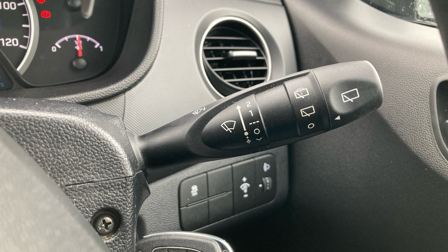 Used Hyundai i10 2019 for sale - 77618814: Photo 25