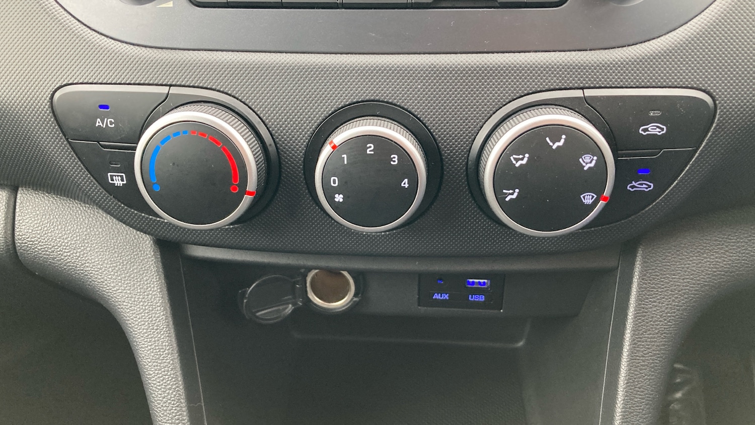 Used Hyundai i10 2019 for sale - 77618814: Photo 28