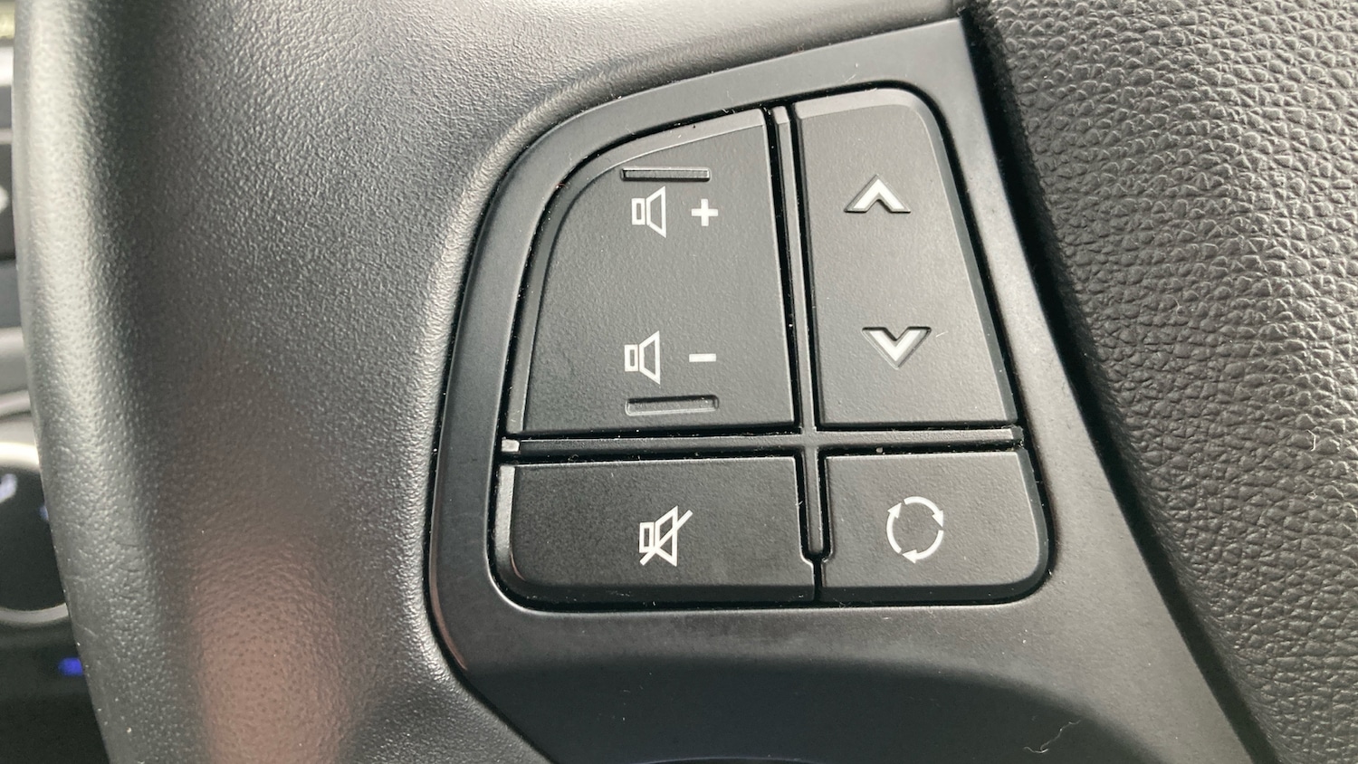 Used Hyundai i10 2019 for sale - 77618814: Photo 39