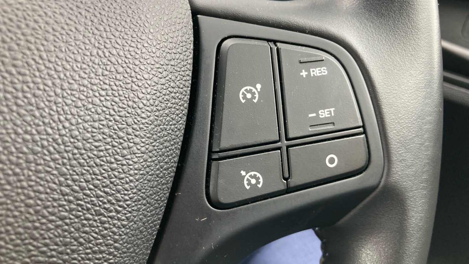 Used Hyundai i10 2019 for sale - 77618814: Photo 40