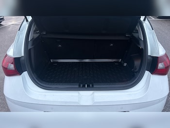 Used Hyundai i20 2021 for sale - 77003220: Photo