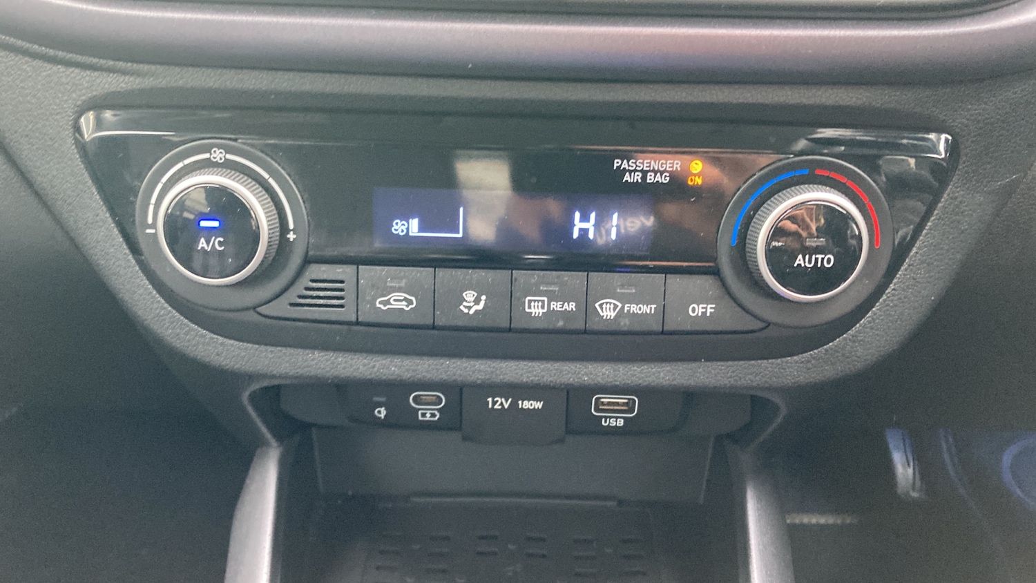 Used Hyundai i10 2024 for sale - 76114200: Photo 28