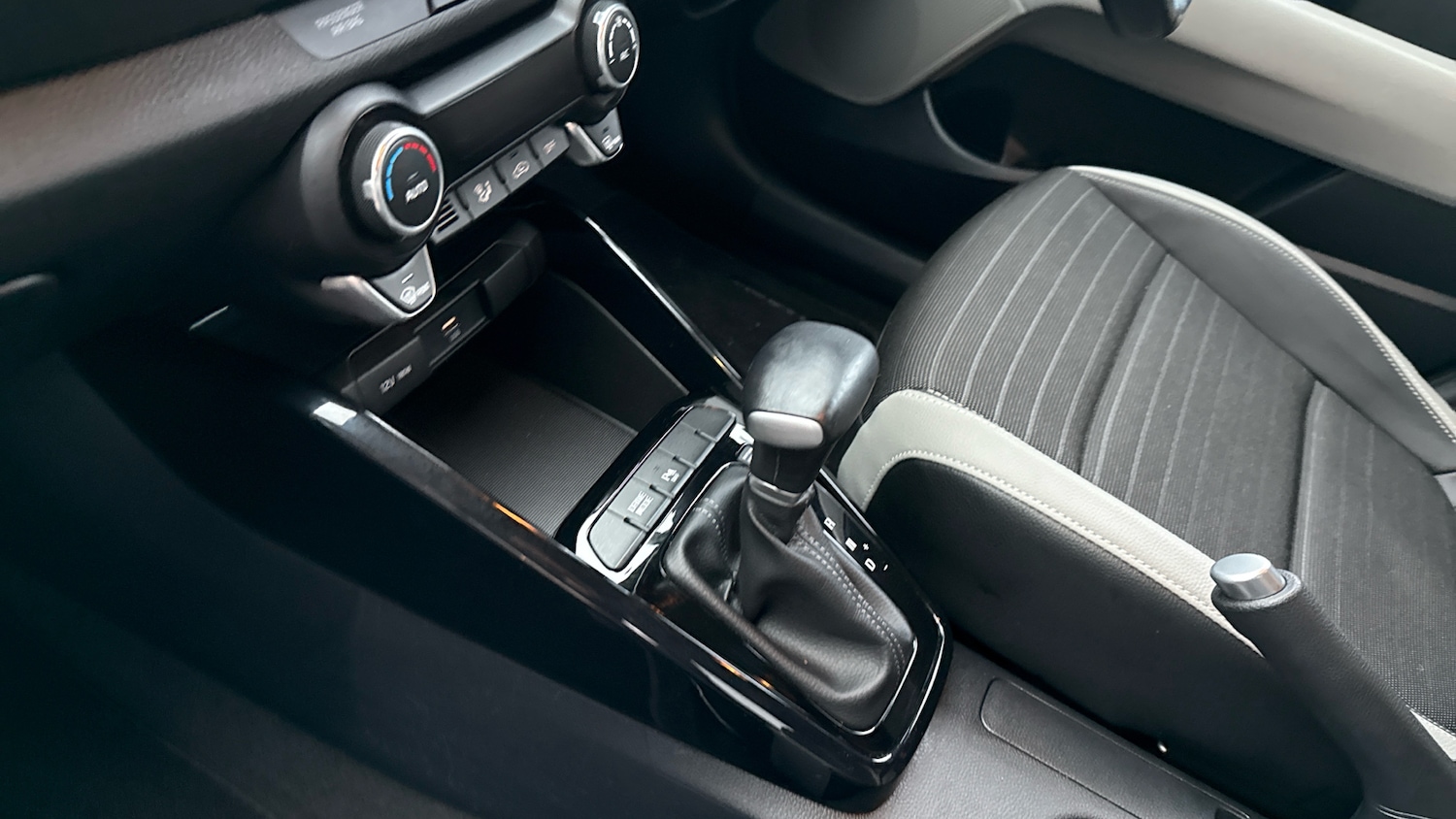 Used Kia Stonic 2022 for sale - 77103996: Photo 13