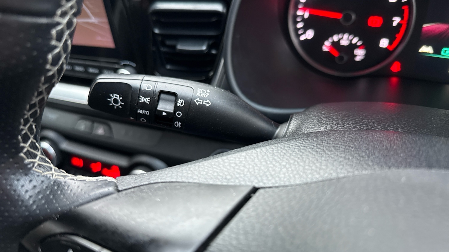 Used Kia Stonic 2022 for sale - 77103996: Photo 30