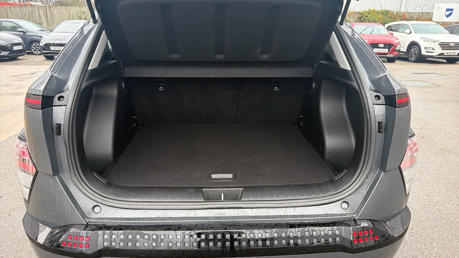 Used Hyundai KONA 2025 for sale - 77063211: Photo 4