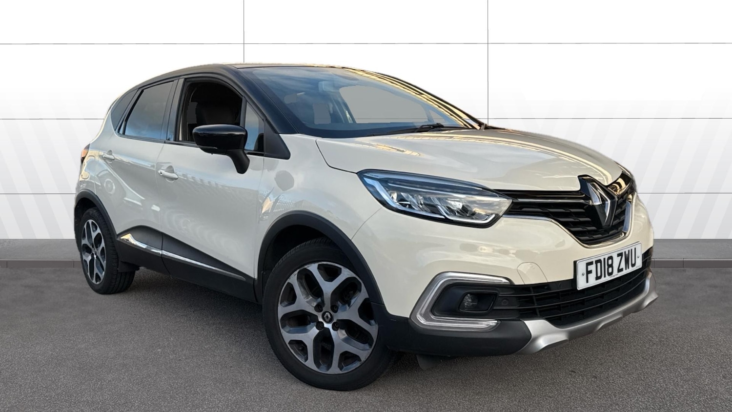 Used Renault Captur 2018 for sale - 76762330: Photo 1
