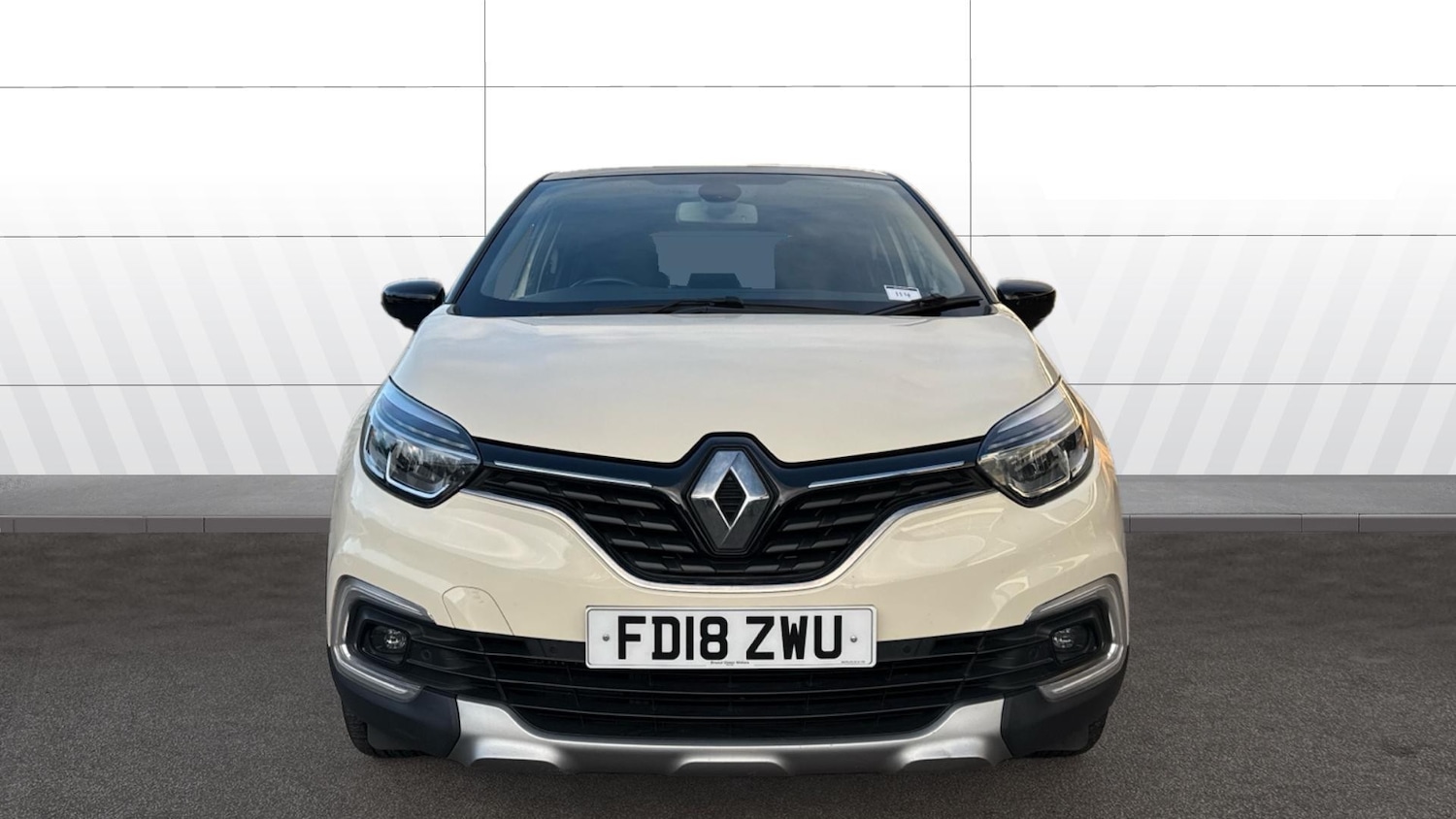 Used Renault Captur 2018 for sale - 76762330: Photo 3