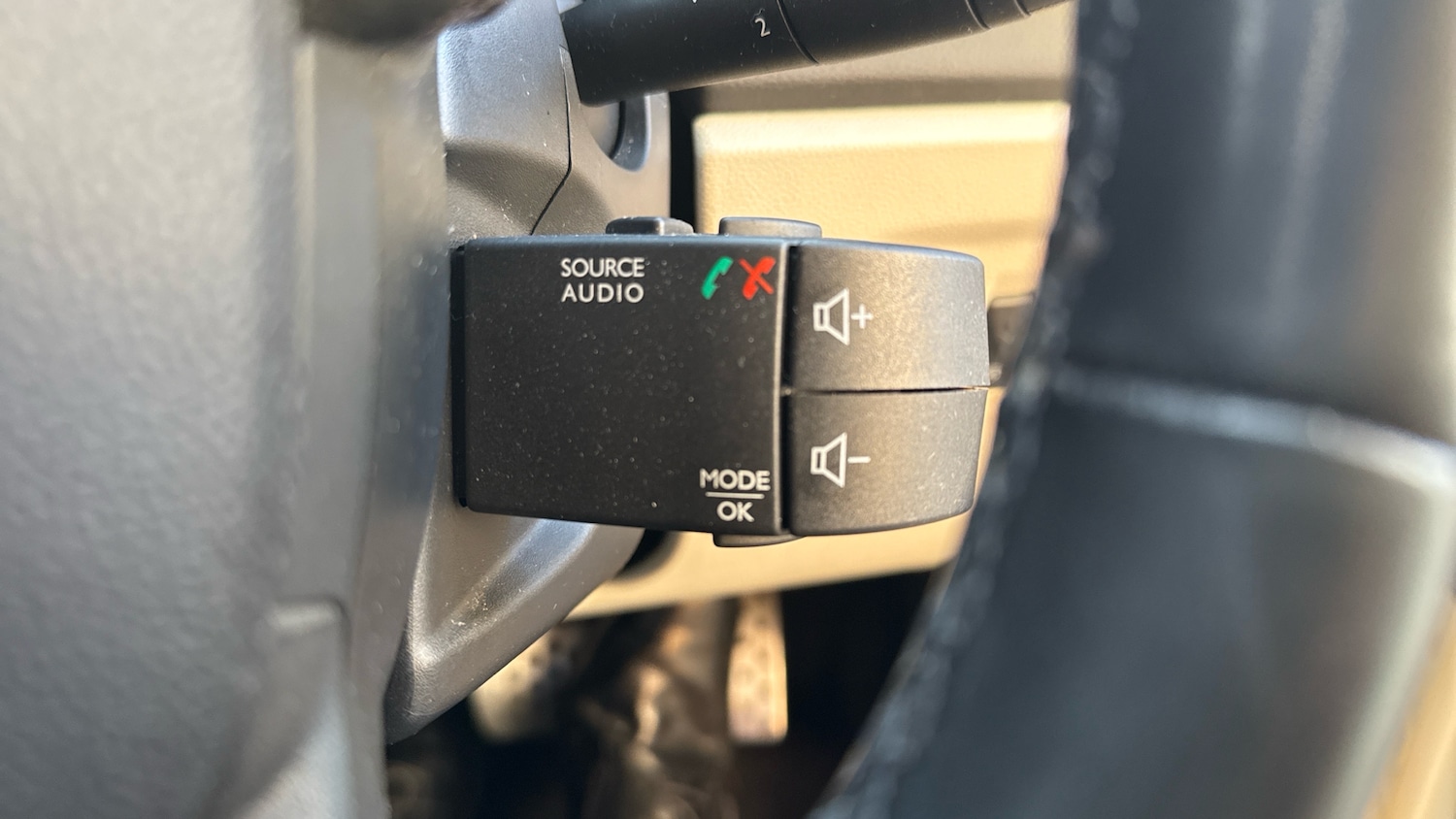 Used Renault Captur 2018 for sale - 76762330: Photo 36