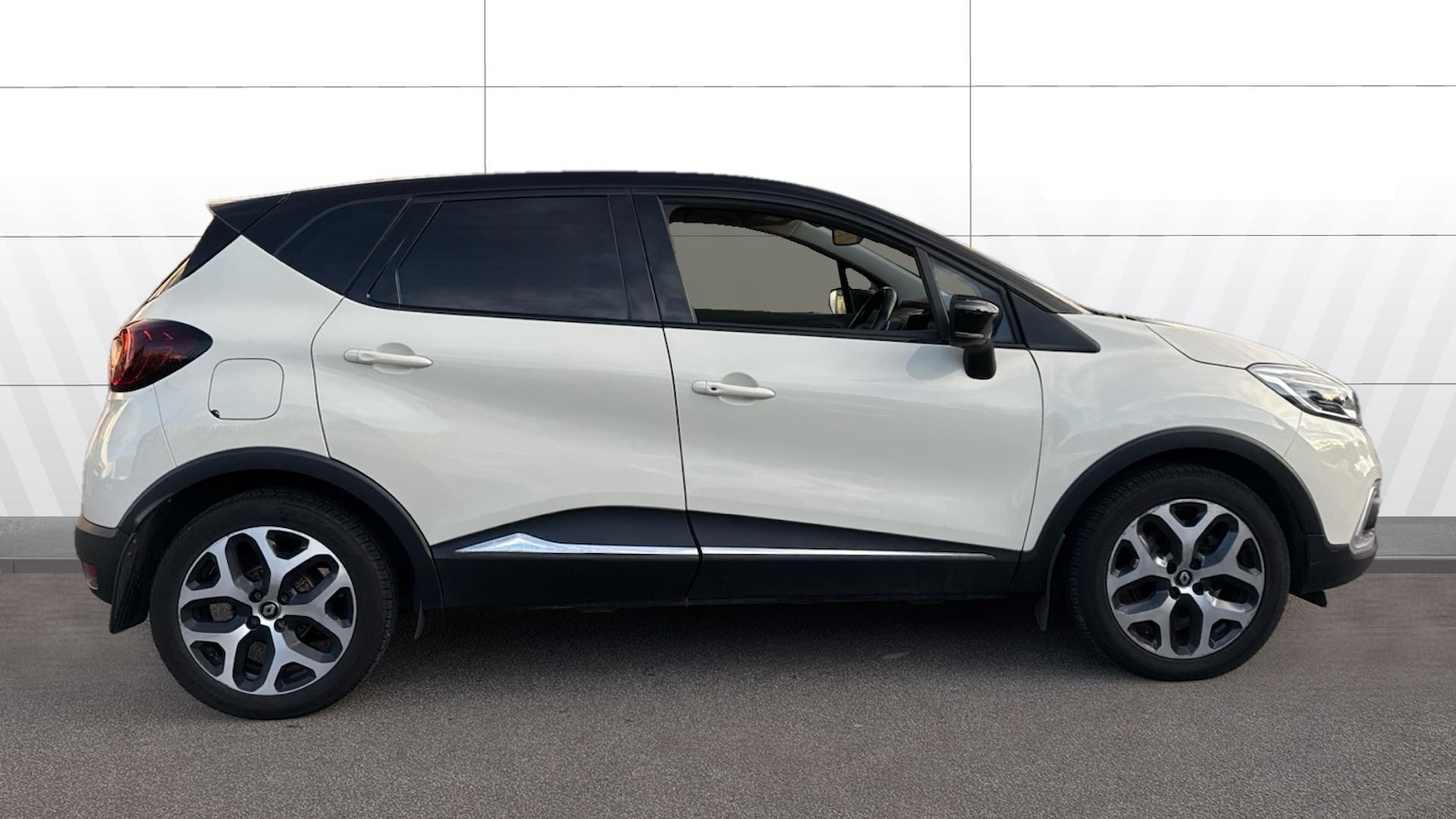 Used Renault Captur 2018 for sale - 76762330: Photo 5
