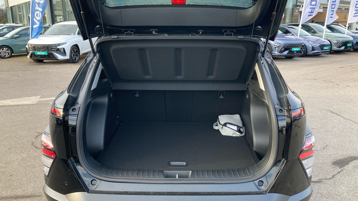 Used Hyundai KONA 2025 for sale - 76504389: Photo 4